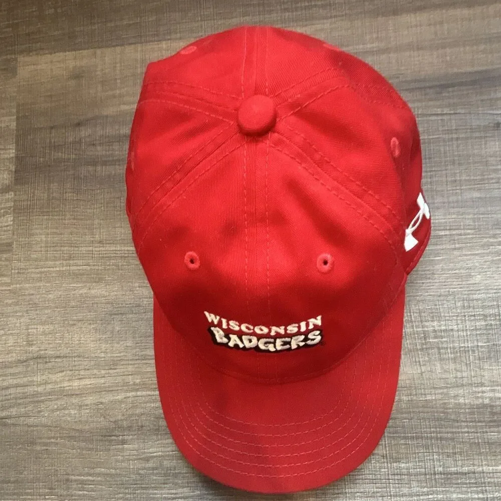 Under Armour Wisconsin Badgers NCAA Red Boys Adjustable One Size Cap Hat